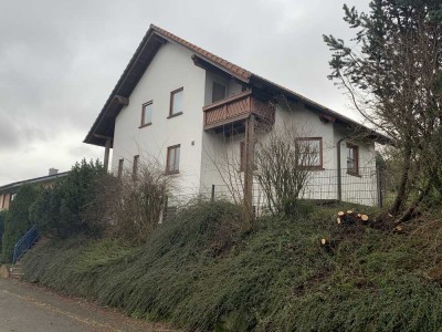 Gepflegtes 4-Zimmer-Einfamilienhaus mit Einbauküche in Pfeffelbach