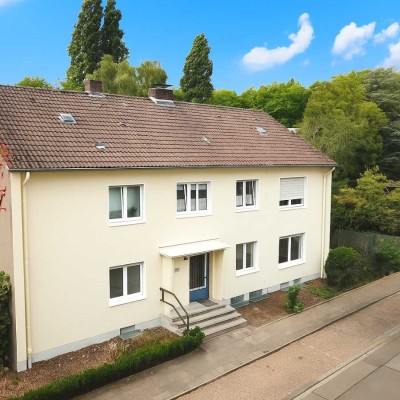 Zweifamilienhaus mit Perspektive: Wohnen und Vermieten unter einem Dach