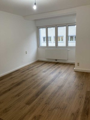 Geschmackvolle 3-Zimmer-Wohnung mit tollem Balkon und Einbauküche in Stuttgart