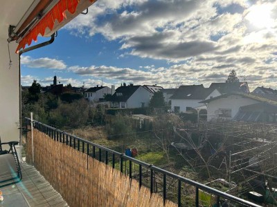 Helle 3 Zimmer Wohnung mit tollem Balkon und Aussicht in Niederrodenbach