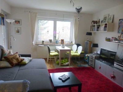 In guter Lage: helle Wohnung (3ZKB) im 1. Stock, mit Einbauküche, Balkon, Kellerraum, KFZ-Stellplatz