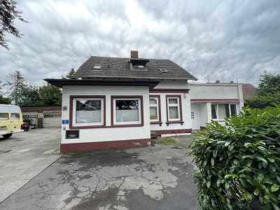 3-Familien-Haus, Doppelgarage, Parkplätze, Bönningstedt, Kieler Straße 162