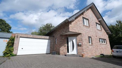 In Reichswalde; ein modernes, vollunterkellertes EFH mit Wärmepumpe und Doppelgarage