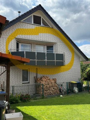 Ansprechende 4-Zimmer-Wohnung mit luxuriöser Innenausstattung mit Balkon in Halle (Westfalen)