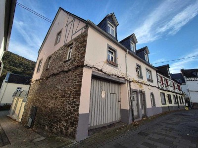 Historisches EFH in Winningen mit Einliegerwohnung/Büro