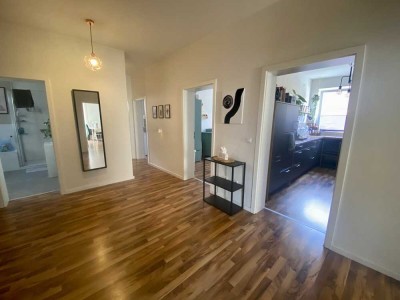 Einziehen und sich wohlfühlen! Großzügige 4-Zimmer Wohnung in Bayreuth - St. Georgen mit Einbauküche