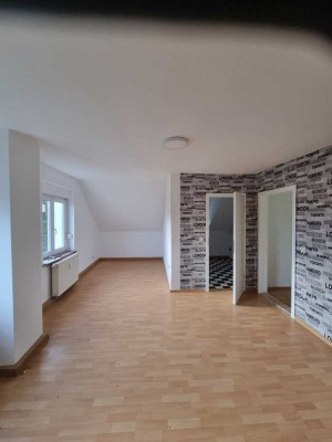gemütliche 2-Zimmer-DG-Wohnung alles inkl. bis auf den Strom