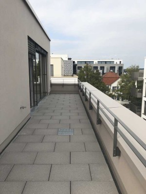 Moderne Penthhouse-Wohnung ! Helle 3-Zi. Whg. (W14) mit Dachterrasse in ruhiger Lage!