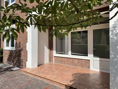 2-Zimmer-Wohnung mit Einbauküche und Terrasse und Garten