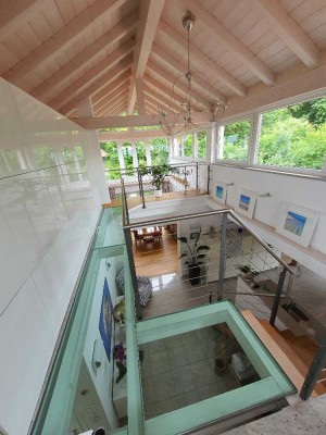 Paradies mit Seeblick. Exklusive Generationen-Villa