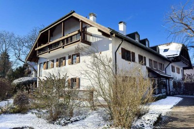 Gemütliche Dachgeschosswohnung mit Balkon und Schwedenofen in Tutzing