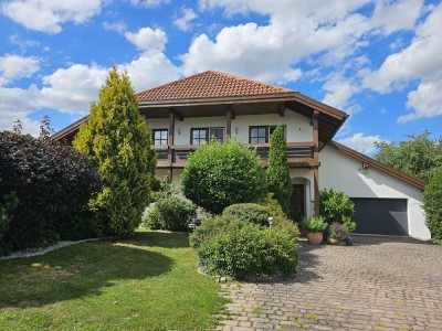 "Wohnen wie im Urlaub!" Opulente Landhausvilla - Ihr Rückzugsort voller Komfort und Lebensfreude!