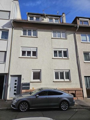Zentral gelegene, helle 3-Zimmer-Wohnung im 4. OG in Pforzheim Oststadt