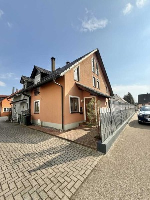 Gepflegte Doppelhaushälfte mit modernem Wohnkomfort in Niedertraubling