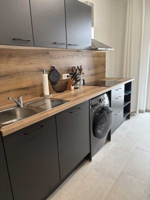 Luxussanierte, helle 2 ZKB mit Balkon Nähe Diakonissenkrankenhaus