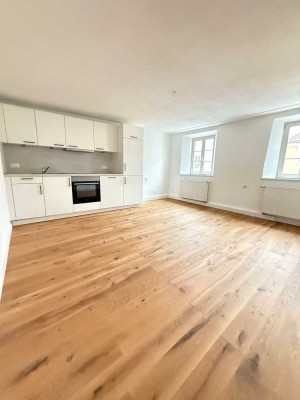Moderne 2-Zimmer-Wohnung im Herzen von Passau – frisch saniert mit Einbauküche in Denkmalhaus