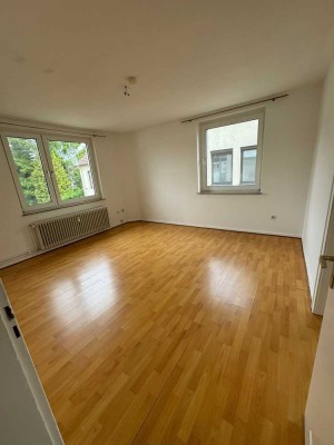 Traumhafte 4 Zimmer 90 qm Wohnung ab sofort frei