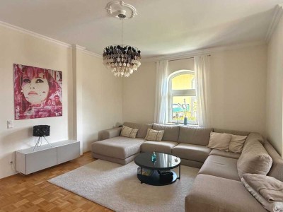 Wohnen mit Charakter - sanierte Altbauwohnung mit Terrasse und Burgblick