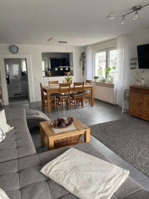 Sanierte 6-Raum-Wohnung mit Balkon und Einbauküche in Breisach-Gündlingen