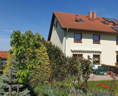 Ein Haus mit Garten, der Herz und Augen wohltut!