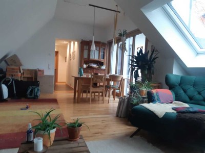 Geschmackvolle 4-Zimmer Wohnung mit gehobener Innenausstattung mit Balkon und EBK in Bollschweil