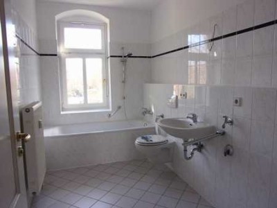 Lutherviertel--3 Räume--Balkon--Tageslichtbad--neu renoviert