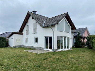 Neuwertiges (teil-)möbliertes 5-Zimmer-Einfamilienhaus mit EBK in Gusterath, bei Trier