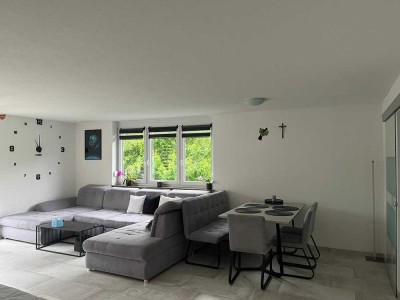 Großzügige und helle 4-Zimmerwohnung mit Balkon
