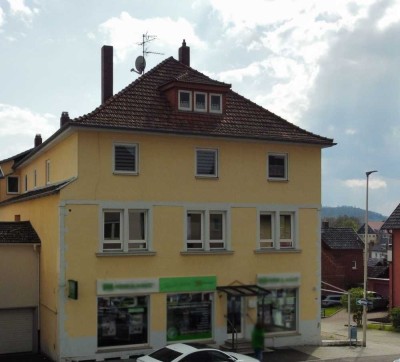 Kapitalanlage mit Perspektive: Modernisiertes Mehrfamilienhaus in Rödental
