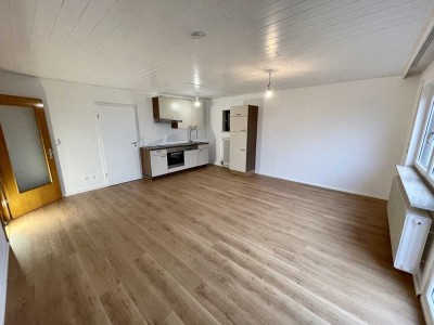 2,5 Zimmer Wohnung mit Einbauküche und Terrasse in ruhiger Lage