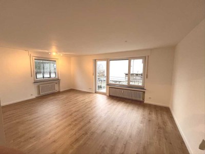 Renovierte 4-Zimmer Etagenwohnung mit Balkon