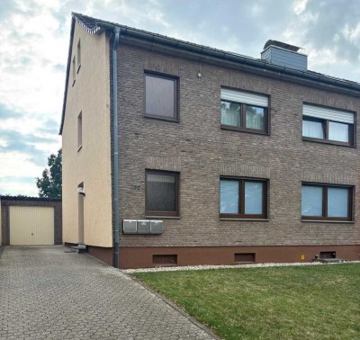 ZUM VERKAUF: Mehrparteienhaus mit 3 Mieteinheiten, Garten und Garage