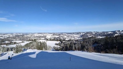Alpe Hohenegg mit ca. 170.000 qm Grund, Wald und Wiesen - moderne Immobilie zum Wohnen und Arbeiten