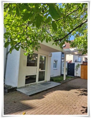 Außergewöhnliche 3 Zimmer Maisonette Wohnung mit Garten, Garage, Carport und ein weiteres Zimmer