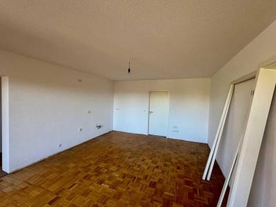 Erstbezug nach Sanierung: 2-Zi.-Wohnung mit Balkon in Burghaun