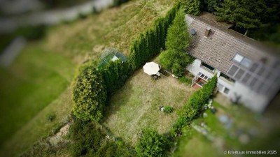 Hollerath: Solide Doppelhaushälfte mit Weitblick, Charme der 60iger trifft Natur, 550 m² / 107 m²...