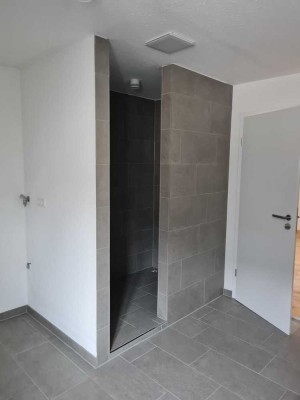 1200 € - 100 m² - 3.0 Zi.