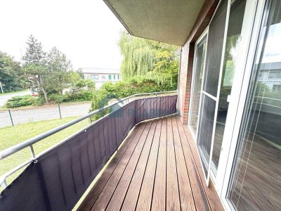 4-Zimmer-Wohnung mit Balkon, Einbauküche, wohnlichen Räumen im Souterrain & Stellplatzoption