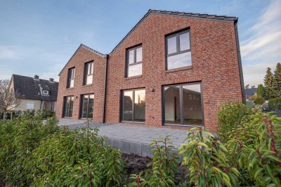 Neubau Doppelhaushälfte in zentraler aber naturnaher Lage!