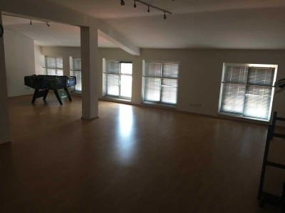 Modernes 1,5-Zimmer Loft mit Aufzug in Düsseldorfer Altstadt