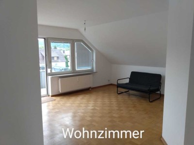 2-Zimmer-DG-Wohnung mit Balkon, Parkett, EBK, Waschmaschine in Schorndorf
