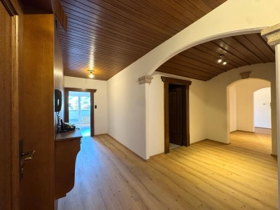 Zentral gelegene 4-Zimmer-Wohnung mit Balkon – hell und funktional