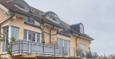 Charmante 1-Zimmer-Wohnung mit Ostbalkon und Tiefgarage in ruhiger Lage von Laufen.