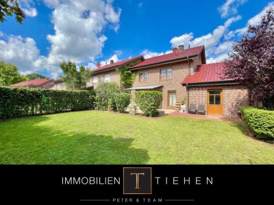 Keine halben Sachen in Esterfeld: DHH mit Carport! 3 Schlafzimmer! Einbauküche! Garten in Süd-Lage!