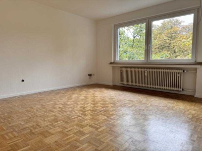 Schöne, renovierte 3,5-Raumwohnung mit Balkon!