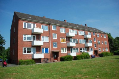 Nur mit Wohnberechtigungsschein! Großzügige Drei-Zimmer-Wohnung mit Balkon zu vermieten!
