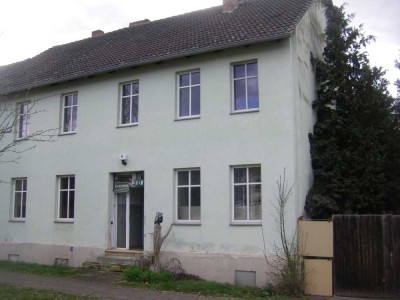 Sanierungsbedürftiges Zweifamilienhaus mit viel Potential