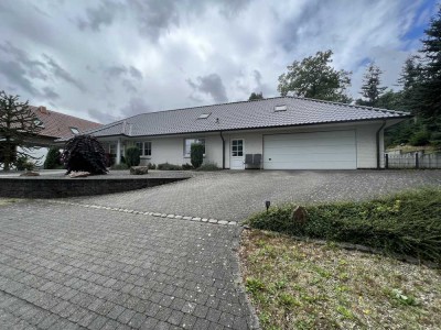 Freistehender Bungalow in direkter Waldrandlage