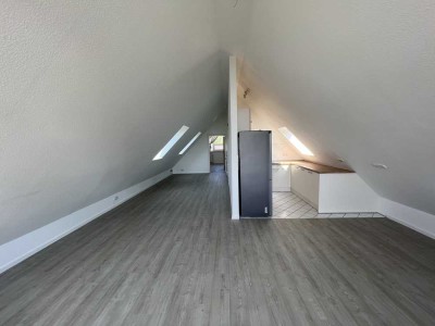 Exklusive, modernisierte 2-Zimmer-Dachgeschosswohnung in Trittau direkt vom Eigentümer