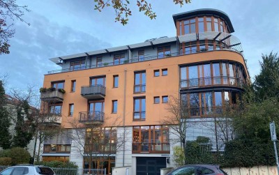 Geschmackvolle 2-Zimmer-Wohnung mit gehobener Innenausstattung mit Balkon und EBK in Dresden